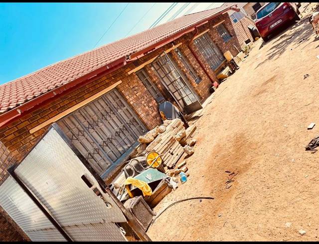 3 BEDROOM HOUSE FOR SALE IN MAYBERRY PARK